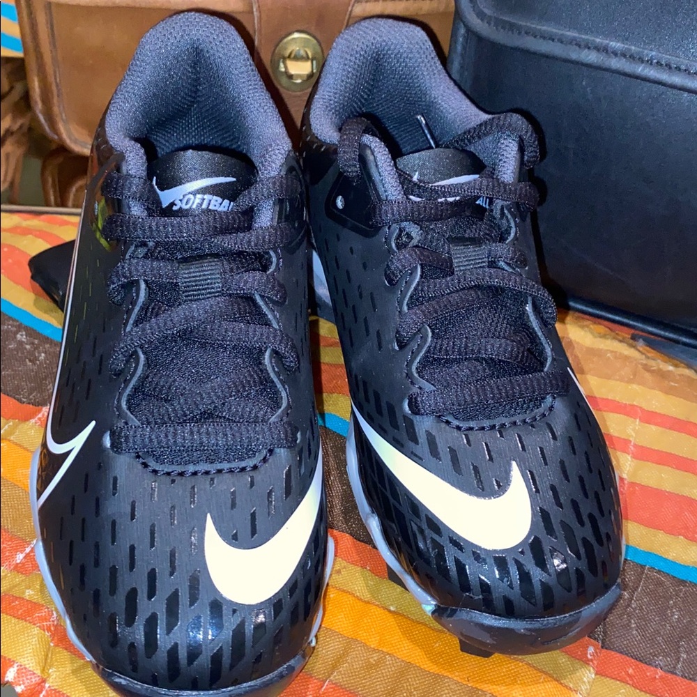 NWOT Nike FastFlex Softball Cleats Youth Size 12C Black Hyperdiamond